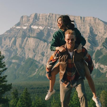 Buffalo Mountain Lodge Банф Екстериор снимка