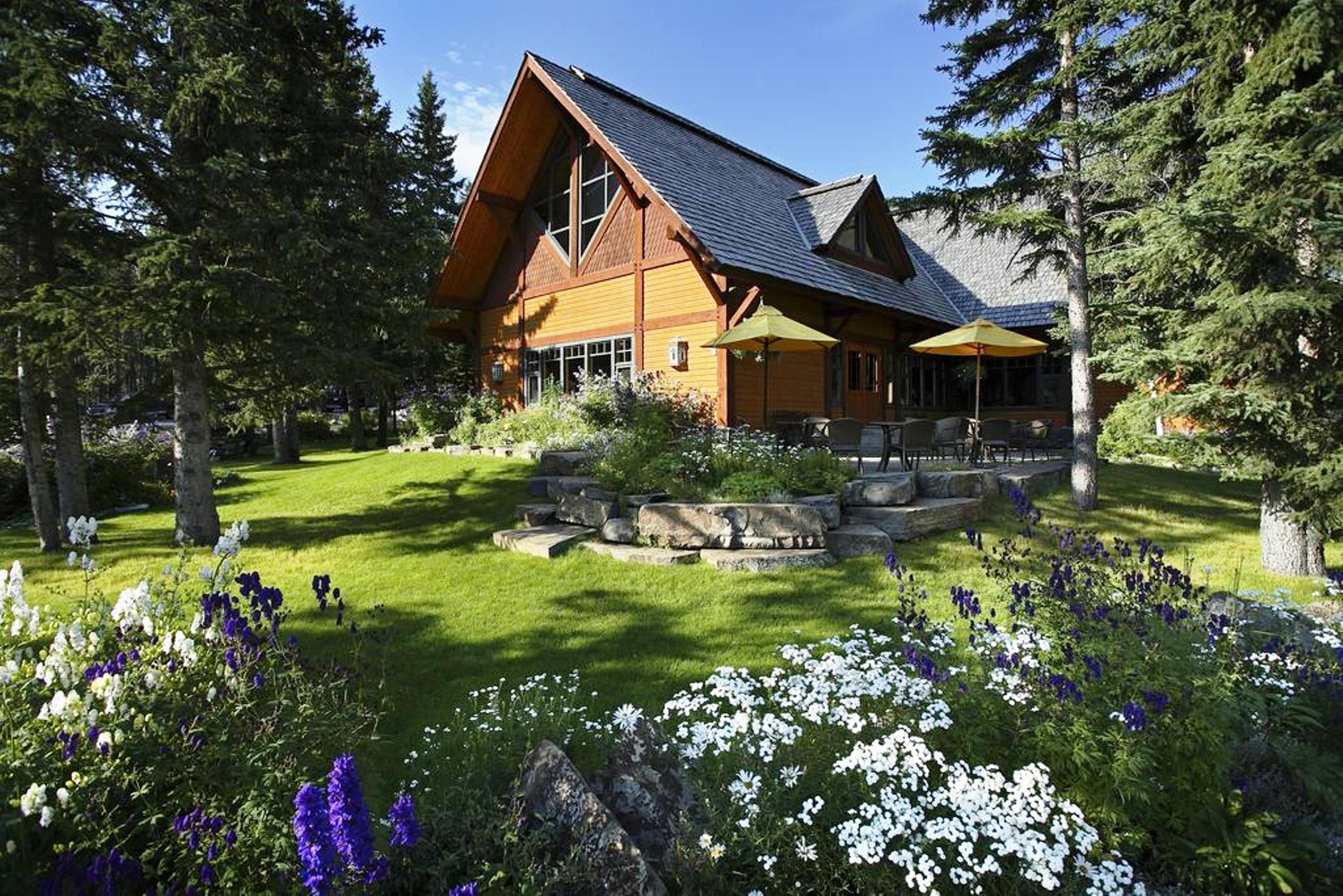 Buffalo Mountain Lodge Банф Екстериор снимка