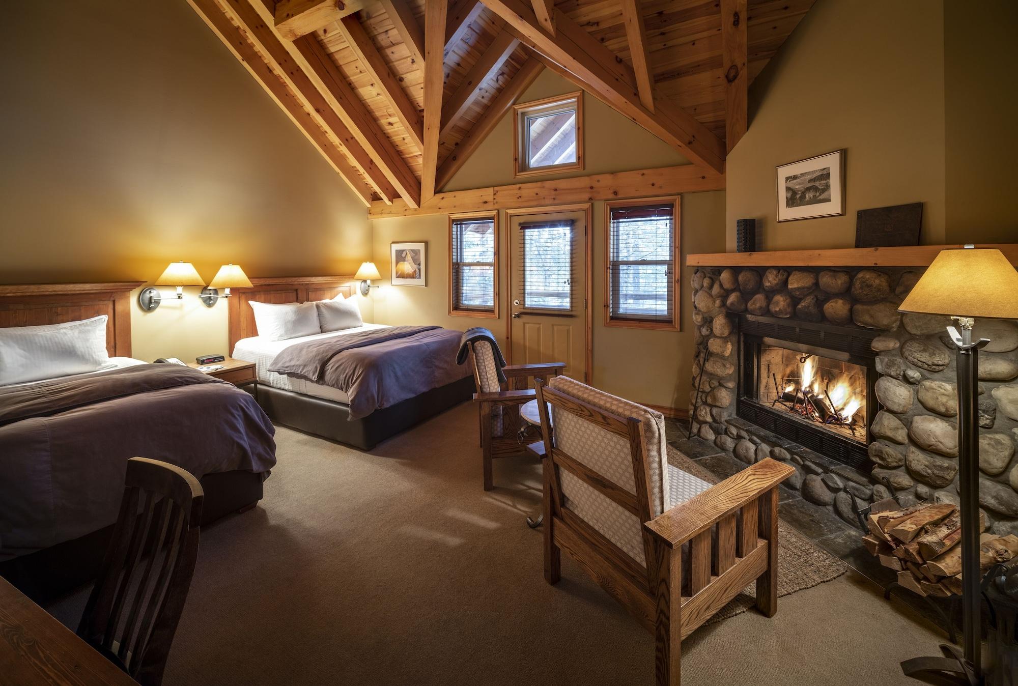 Buffalo Mountain Lodge Банф Екстериор снимка