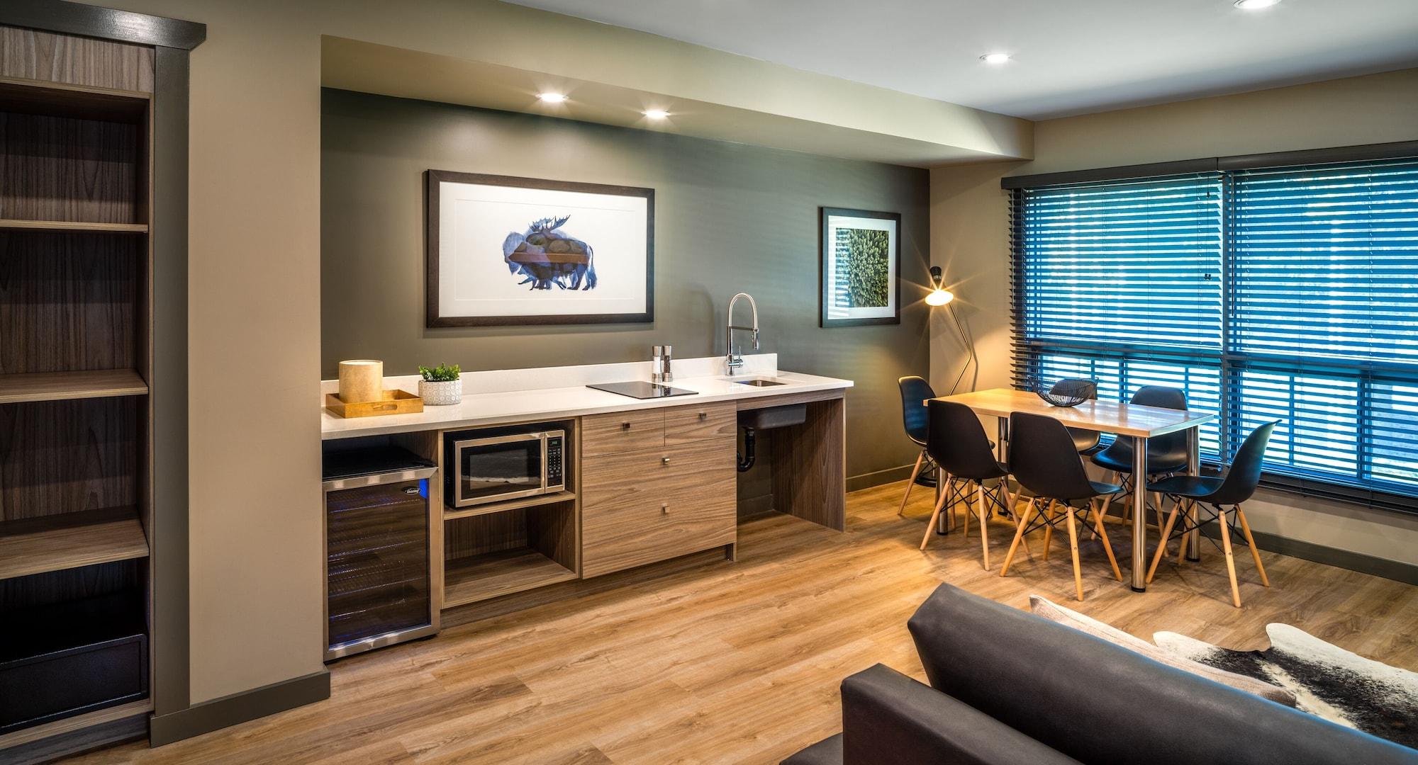 Buffalo Mountain Lodge Банф Екстериор снимка