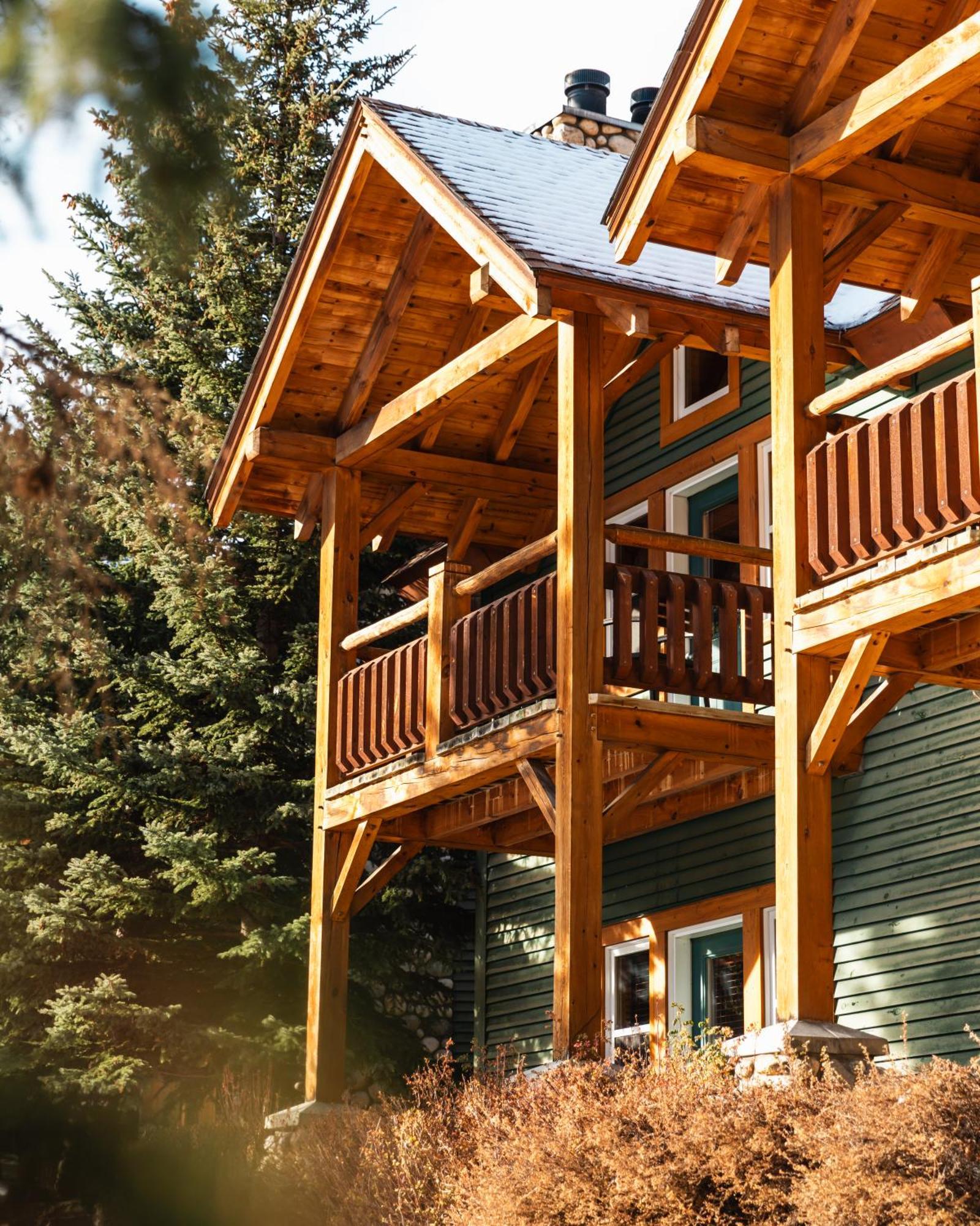 Buffalo Mountain Lodge Банф Екстериор снимка